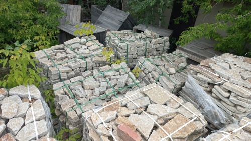 Плитняк гранитный галтованный купить в Ивановской области