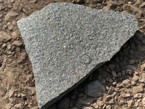 Плитняк златолит Уральский для цоколя, отмостки купить в Ивановской области