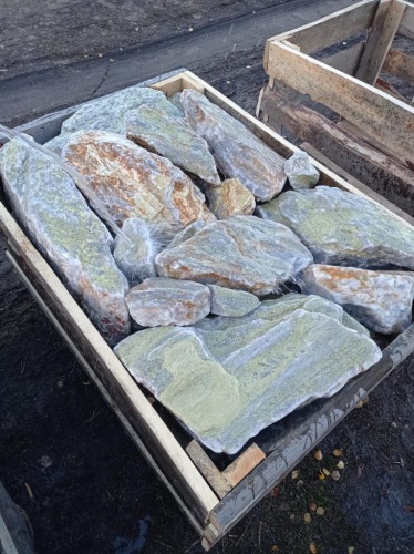 Златолит жёлтый, жёлто-зелёный глыбки и валуны для ланшафтного дизайна купить в Ивановской области