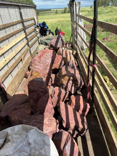 Ландшафтные глыбы красно-фиолетовые 200-1000 килограмм купить в Ивановской области