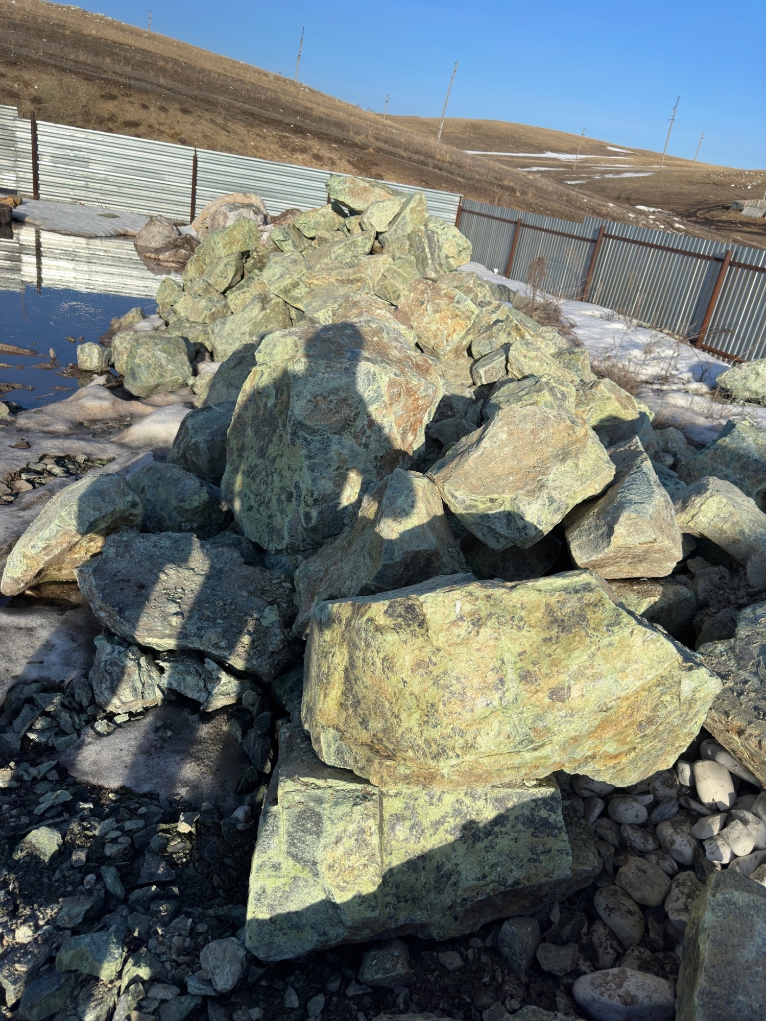 Камни для ландшафтного дизайна зелёные 10-60 килограмм купить в Ивановской области