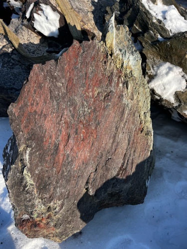 Ландшафтные глыбы красно-фиолетовые 200-1000 килограмм купить в Ивановской области