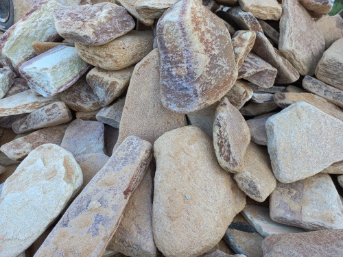 Златолит жёлтый, жёлто-зелёный глыбки и валуны для ланшафтного дизайна купить в Ивановской области