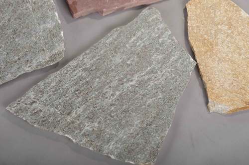 Плитняк златолит Уральский для цоколя, отмостки купить в Ивановской области