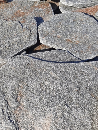 Златолит серебристый галтованный для лестниц купить в Ивановской области