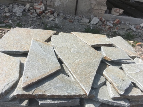 Златолит серебристый галтованный для лестниц купить в Ивановской области