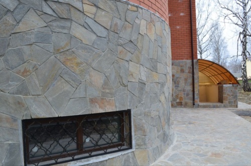 Плитняк златолит Уральский для цоколя, отмостки купить в Ивановской области